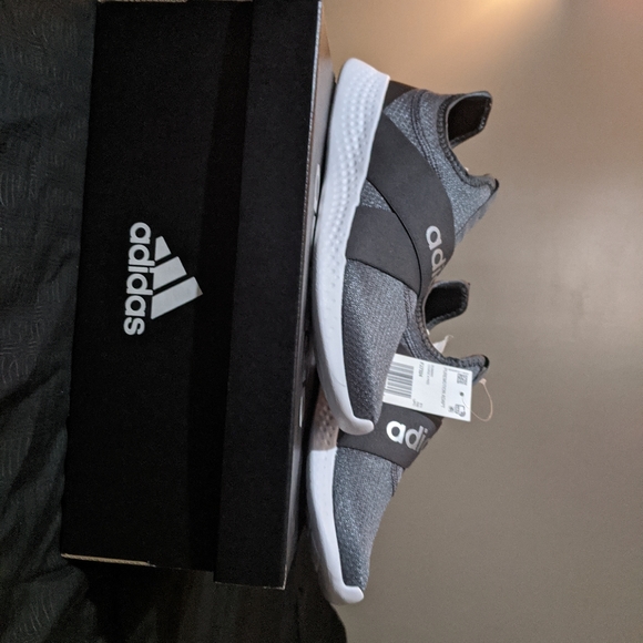 Addidas Running Shoes(Style:Pure Motion Adapt) - Picture 7 of 9